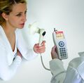 Handheld spirometer