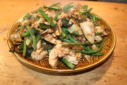 Chicken and almonds stir fry